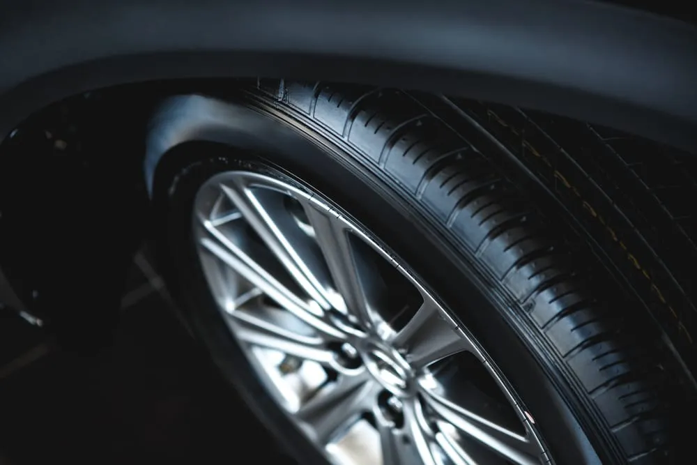 Cum pot contribui anvelopele la reducerea riscului de accident?