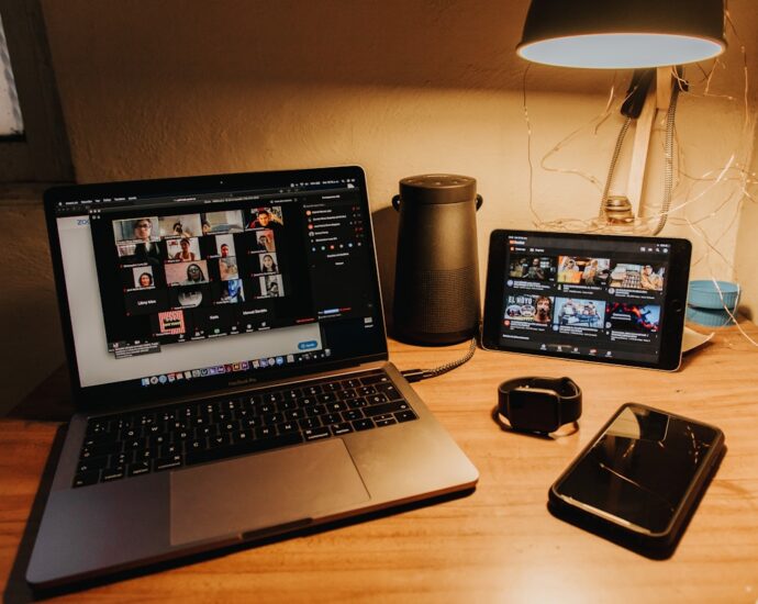 Photo Social media monitoring