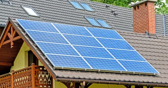 Panouri Fotovoltaice pentru Centre Comerciale: Reducerea Costurilor Operaționale