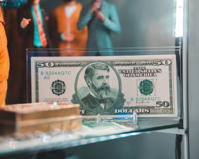 Photo bani din afiliere