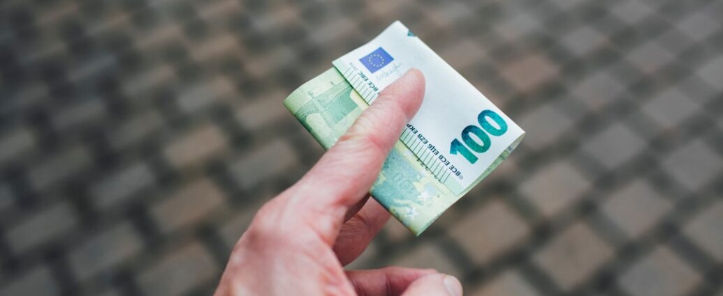 Photo protect yourself from financial scams