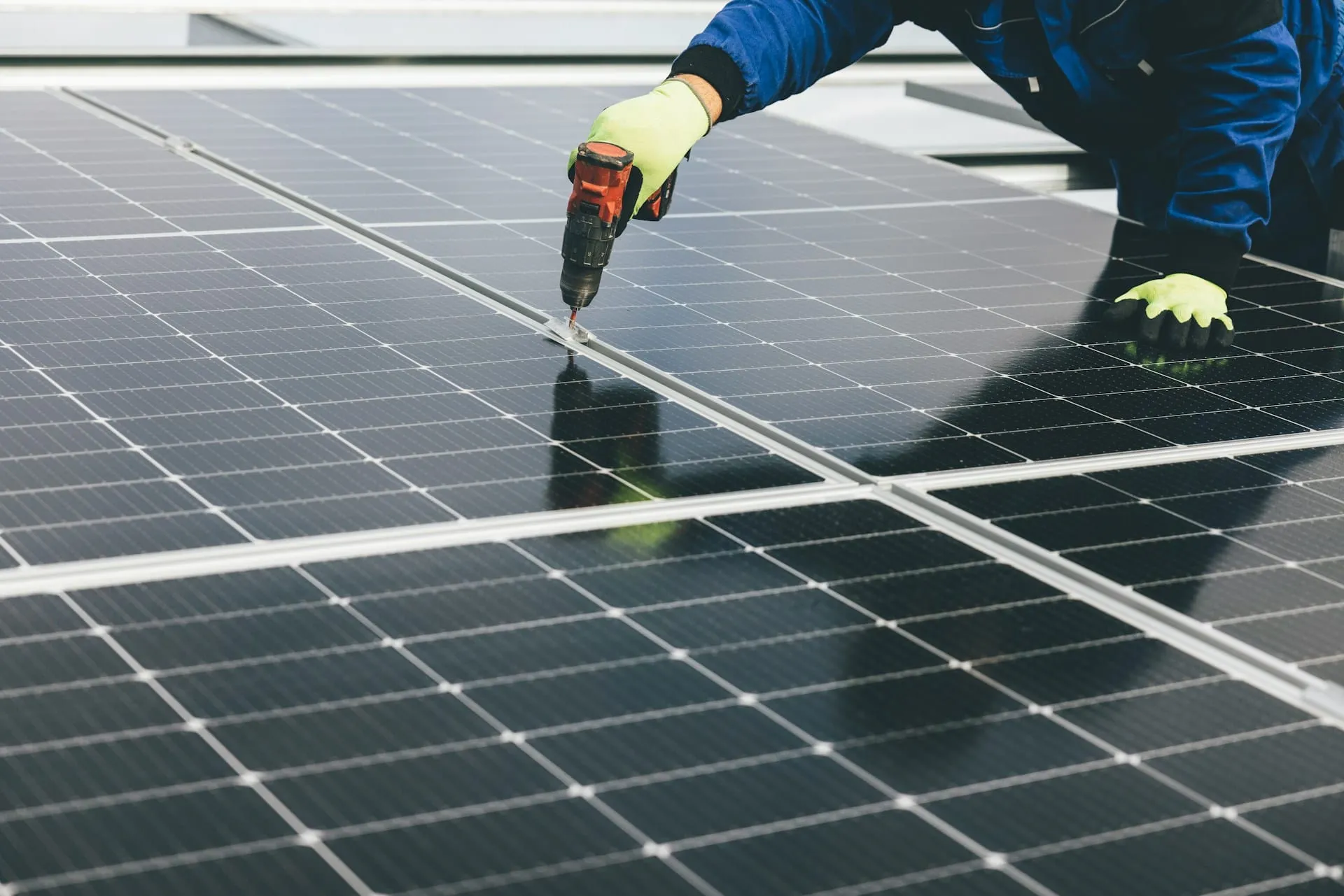 Cum alegi baterii sistem fotovoltaic potrivite? Autonomie reală vs. percepută