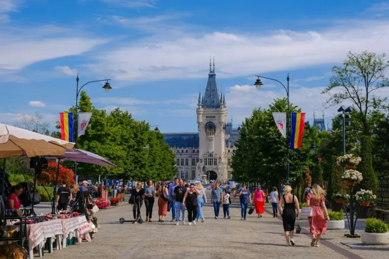 Photo Romania market trends 2024